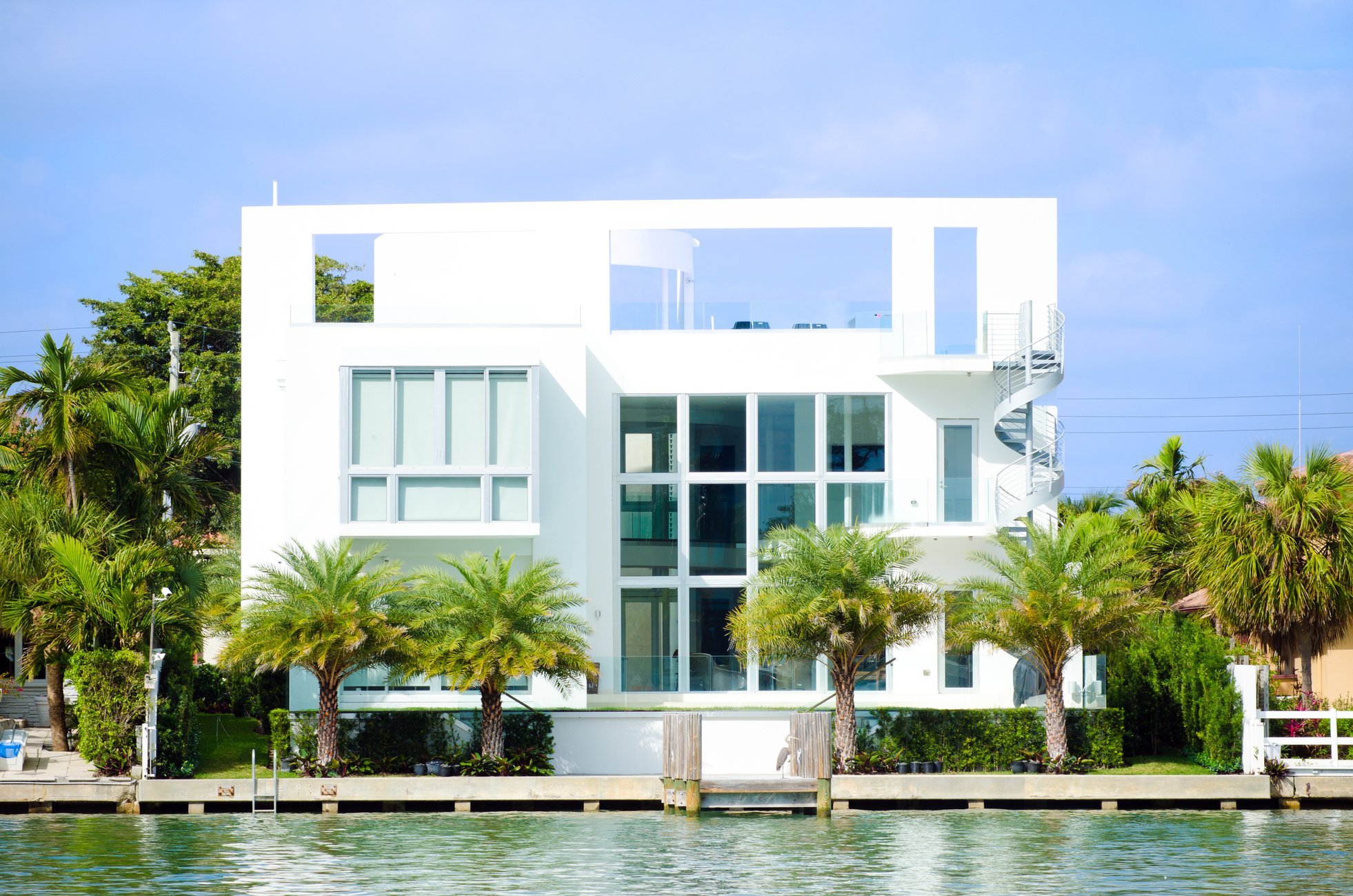 Modern house in Miami Beach, FL along water